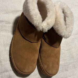 L.L. Bean Brown Shearling Slippers/Booties